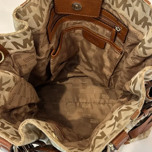 Michael Kors purse - Picture 4 of 5